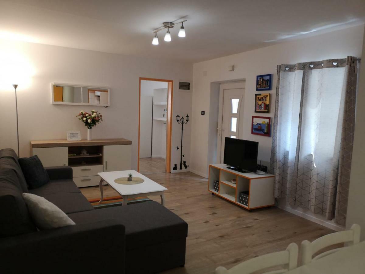 PUY Apartment Asja Old City Center מראה חיצוני תמונה